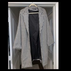 HOUNDSTOOTH COAT!! NEVER WORN!!